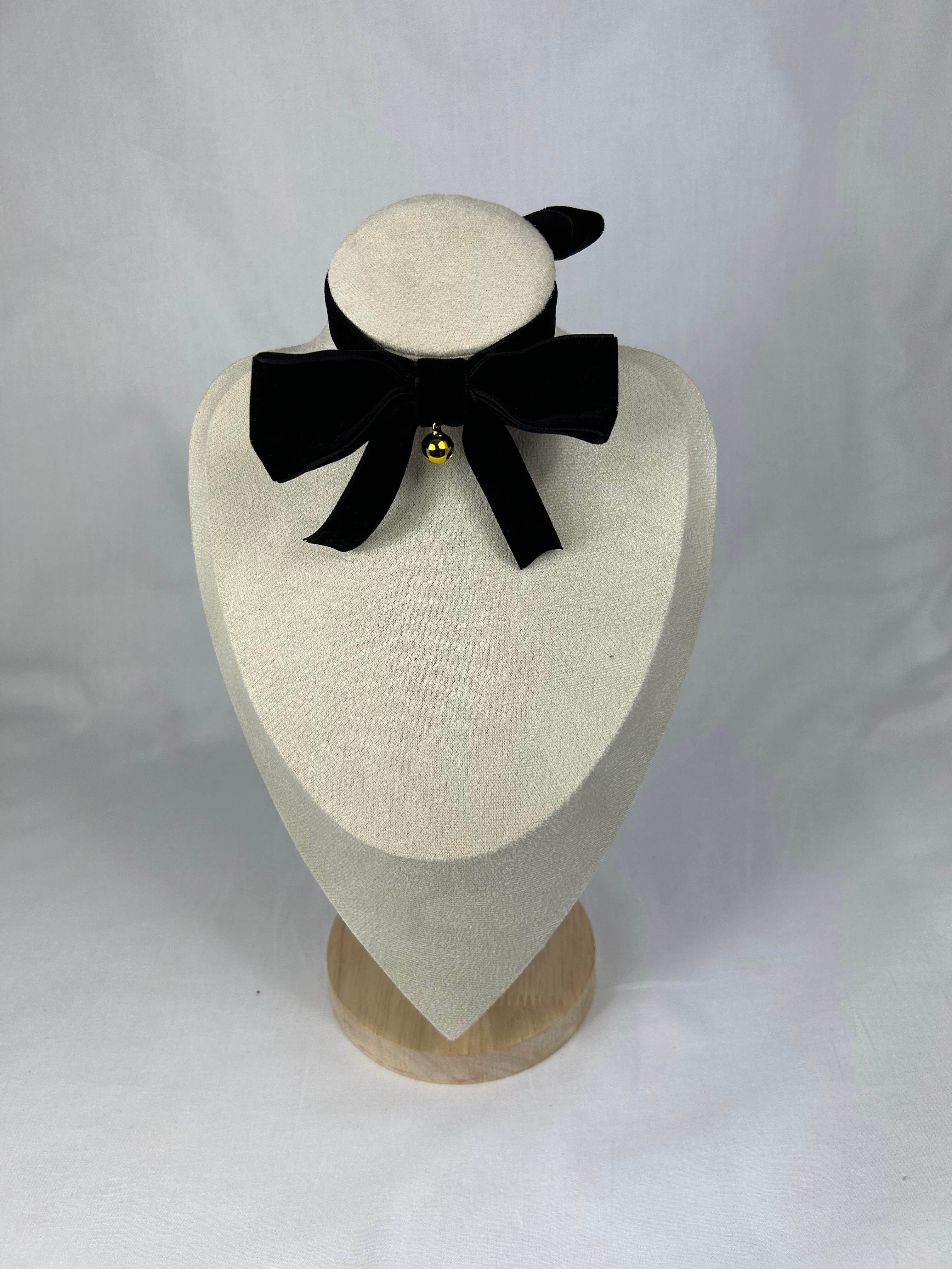 Choker Svart Sammet Stor Bjällra