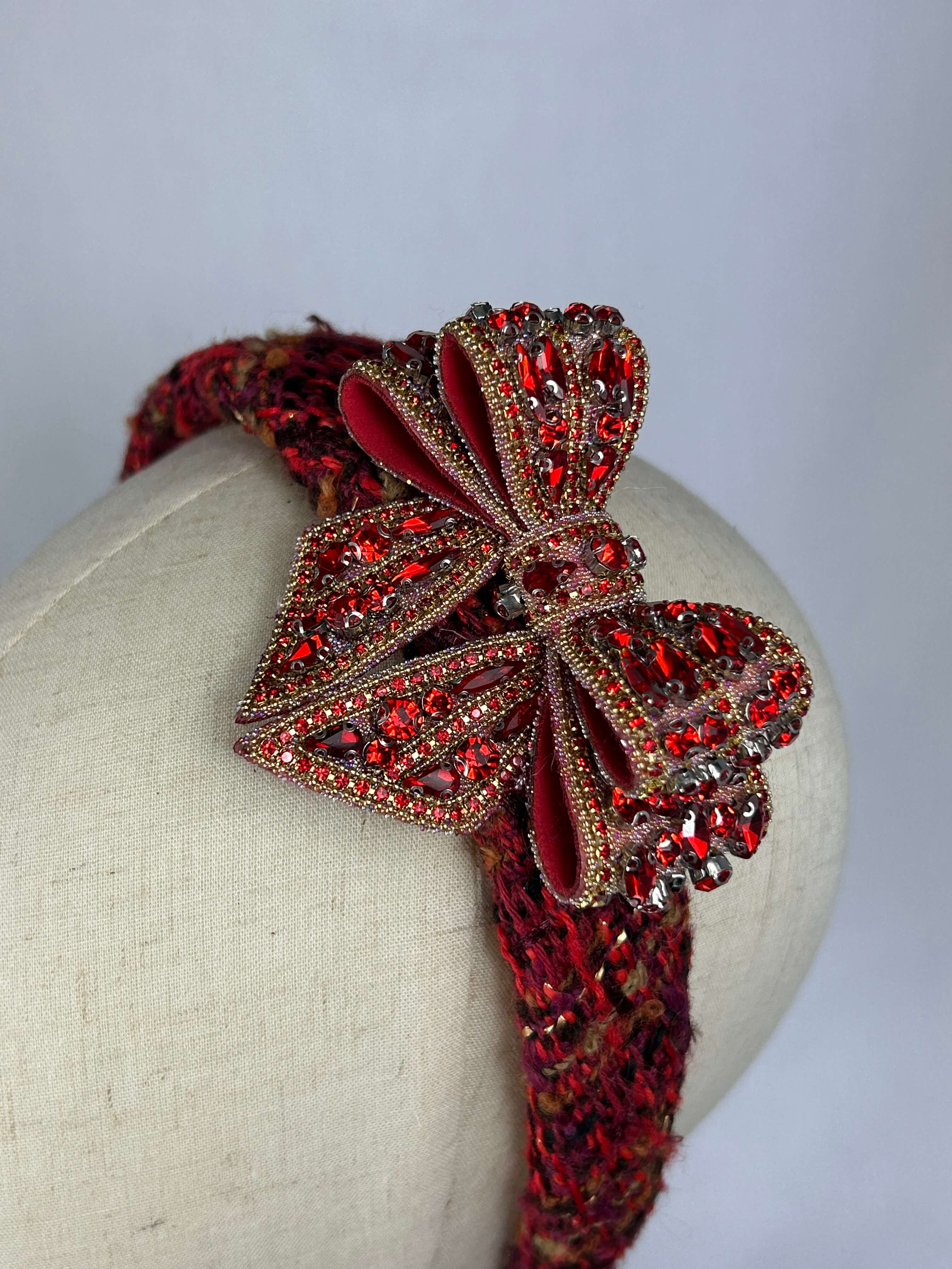 Diadem Röd Chaneltyg Rosett