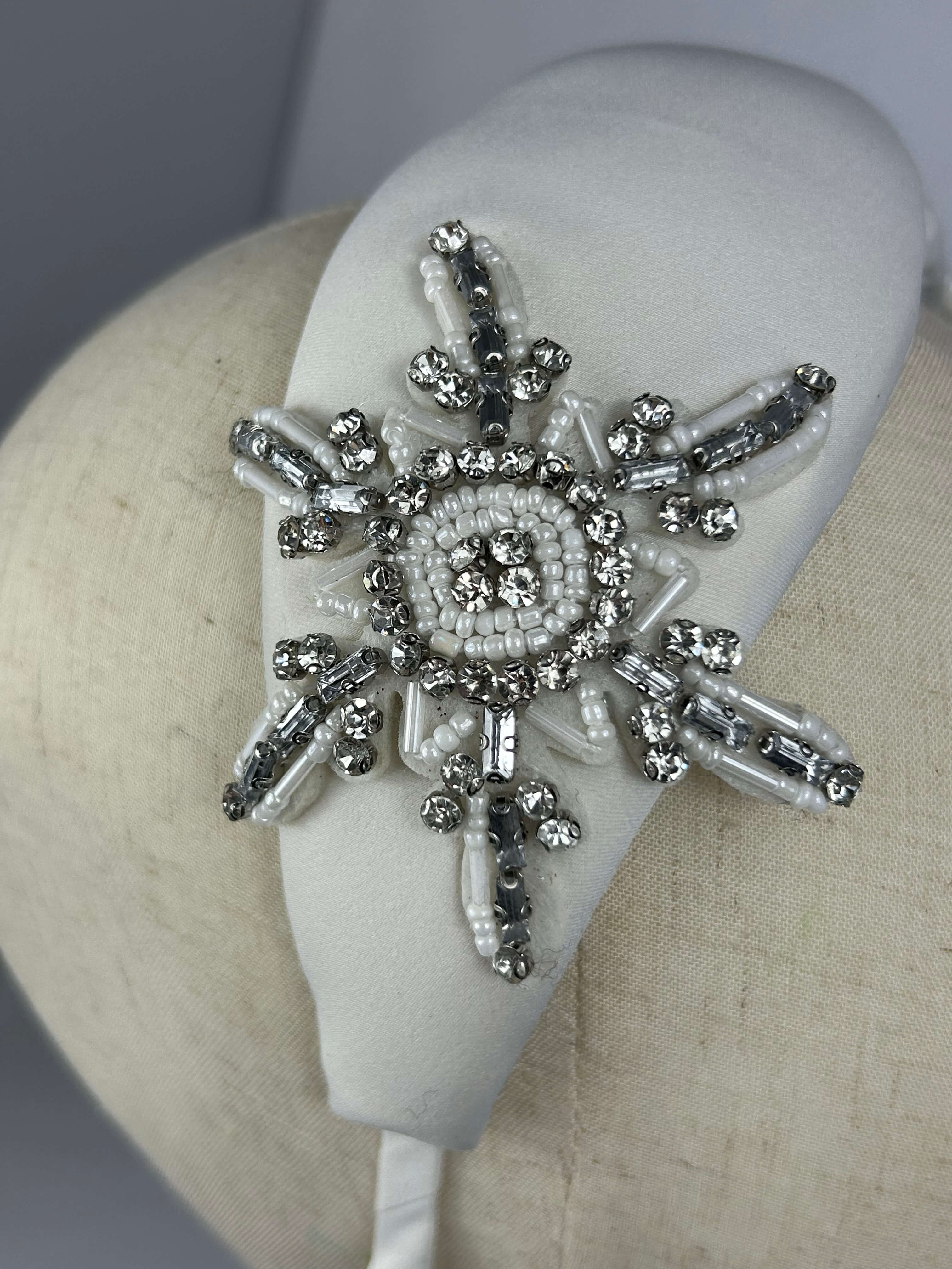 Diadem Vit Pärlsjöstjärnor