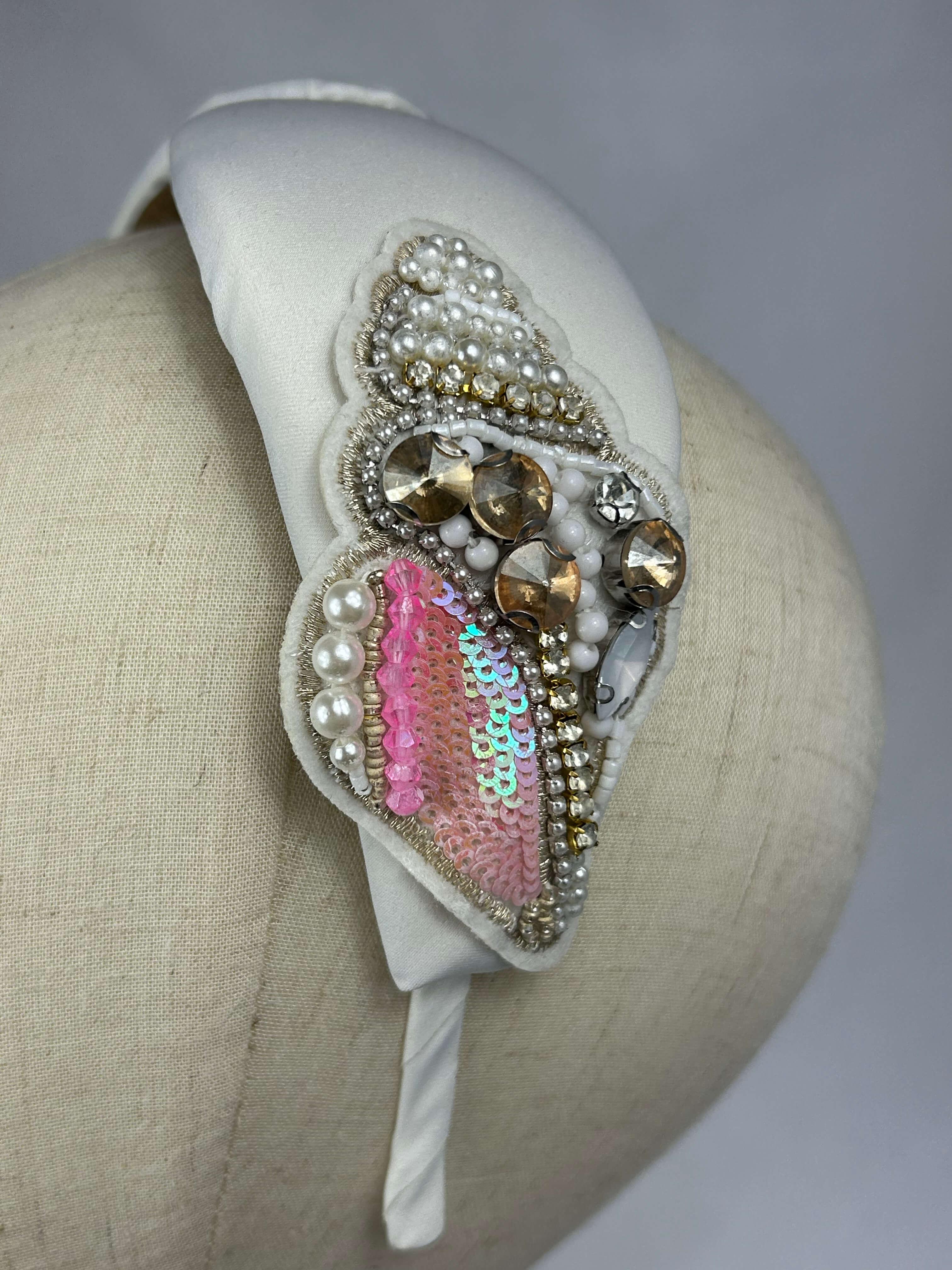 Diadem Vit Rosa Pärlsjöstjärnor