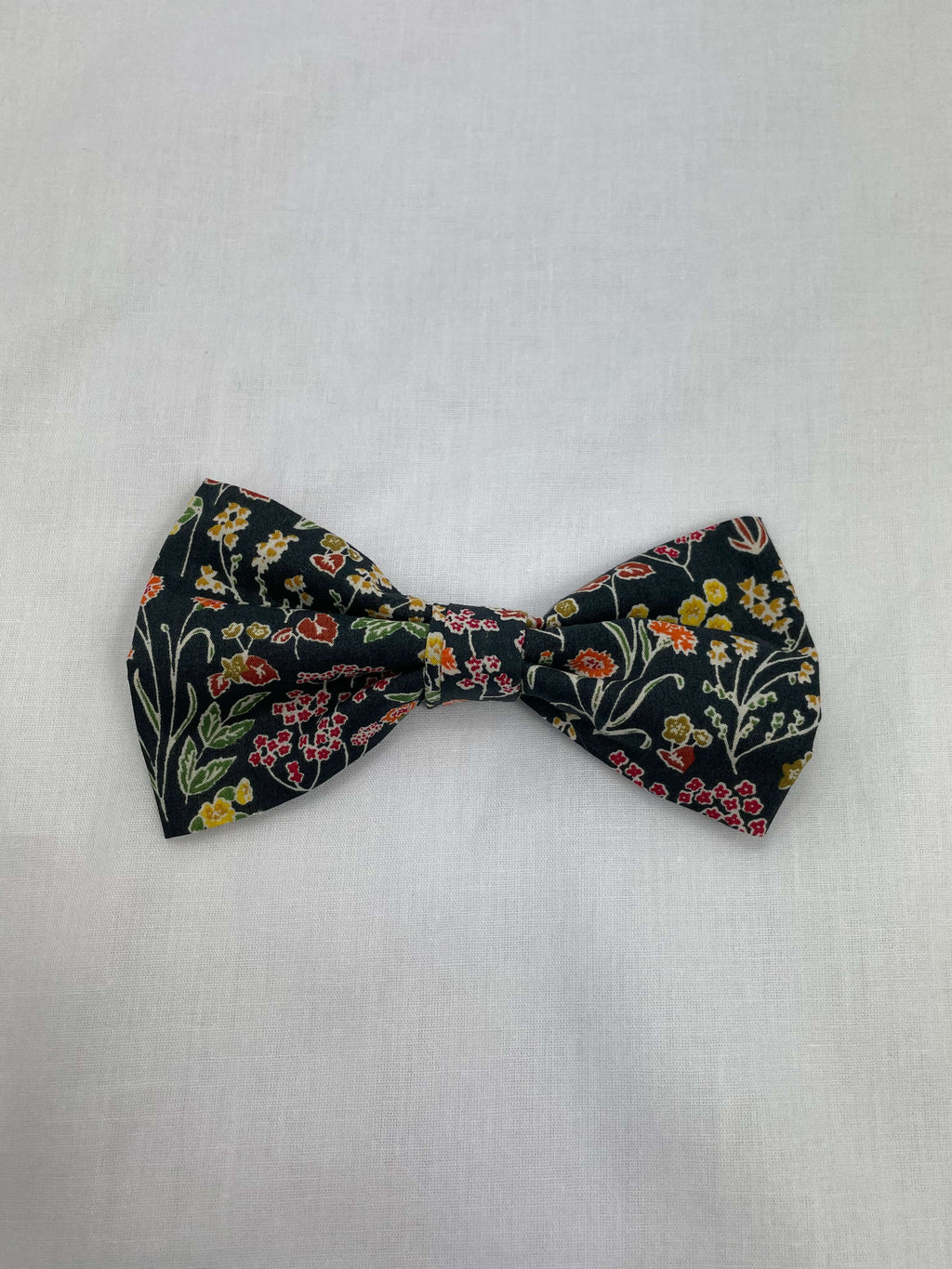 Hundfluga Svart Blommor