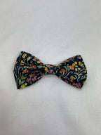 Hundfluga Svart Blommor