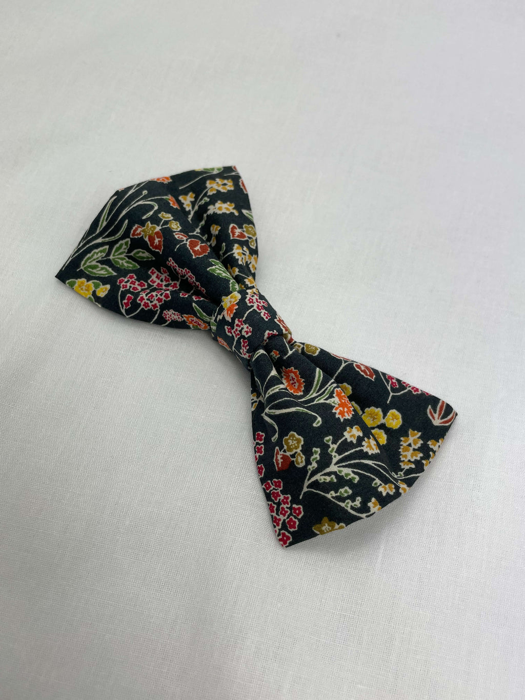 Hundfluga Svart Blommor