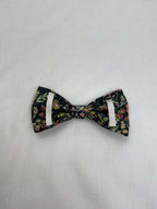 Hundfluga Svart Blommor