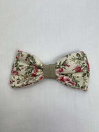 Hundfluga Vit Ljusrosa Blommig