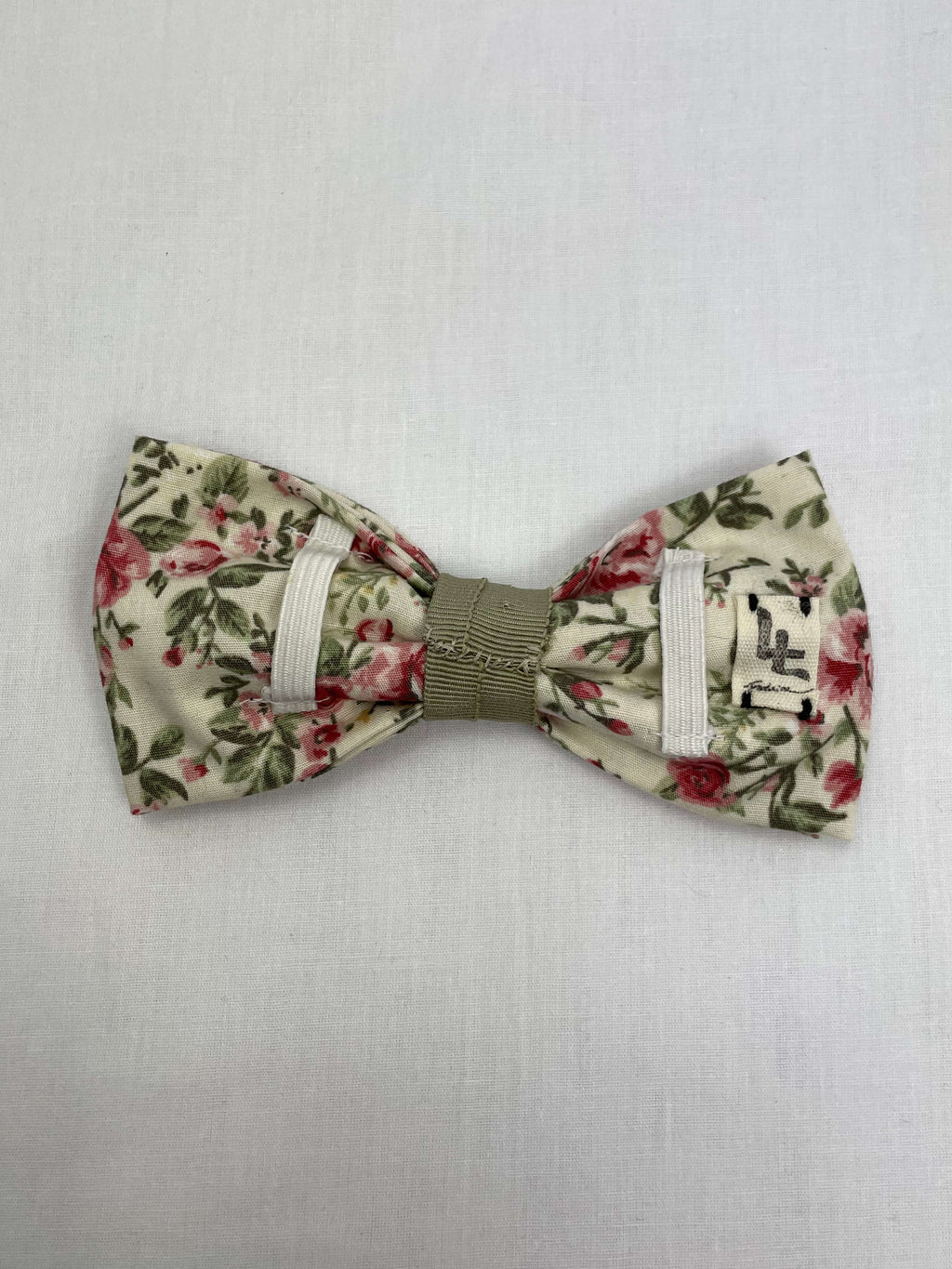 Hundfluga Vit Ljusrosa Blommig