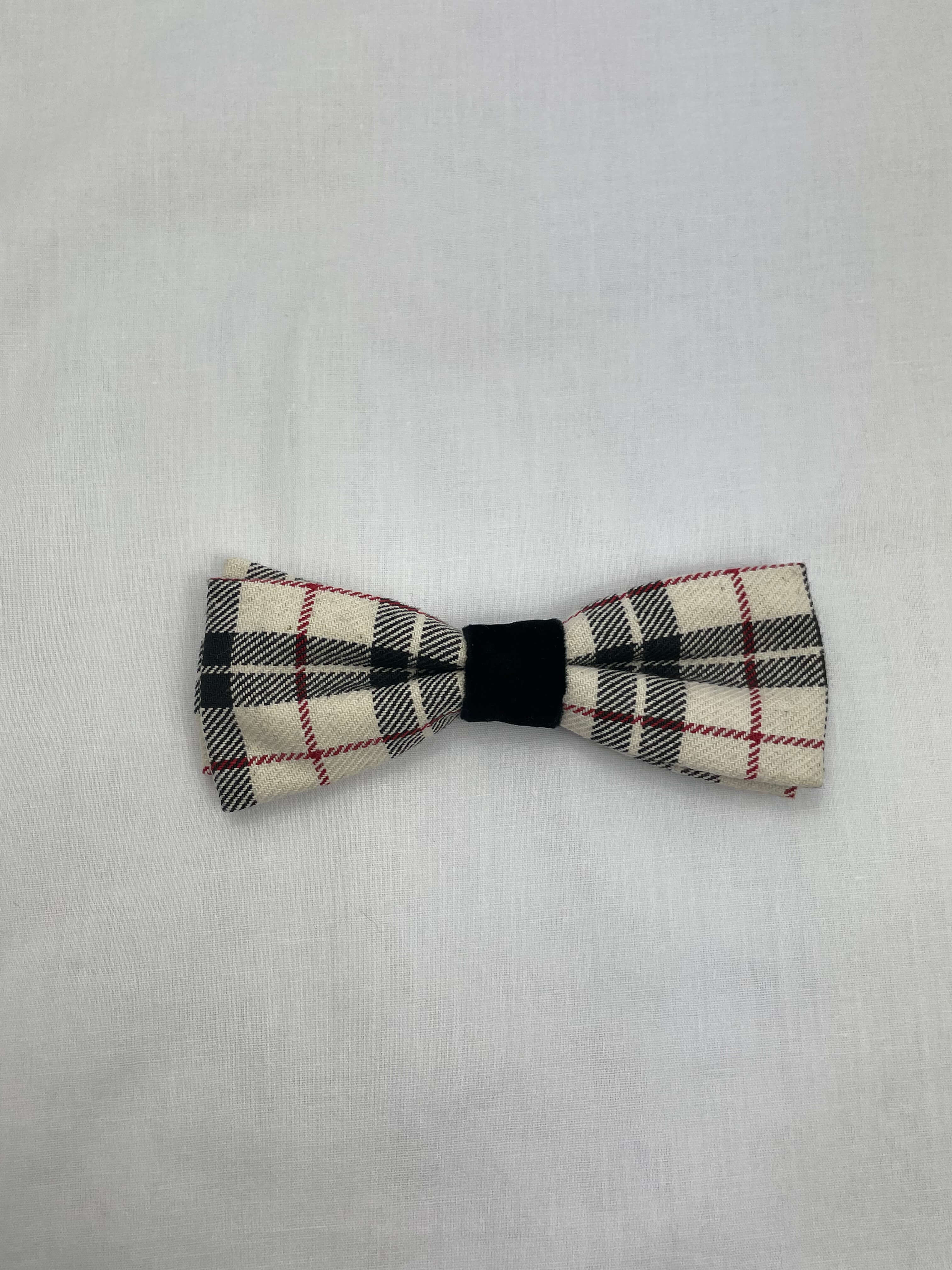 Hundfluga Vit Tartan
