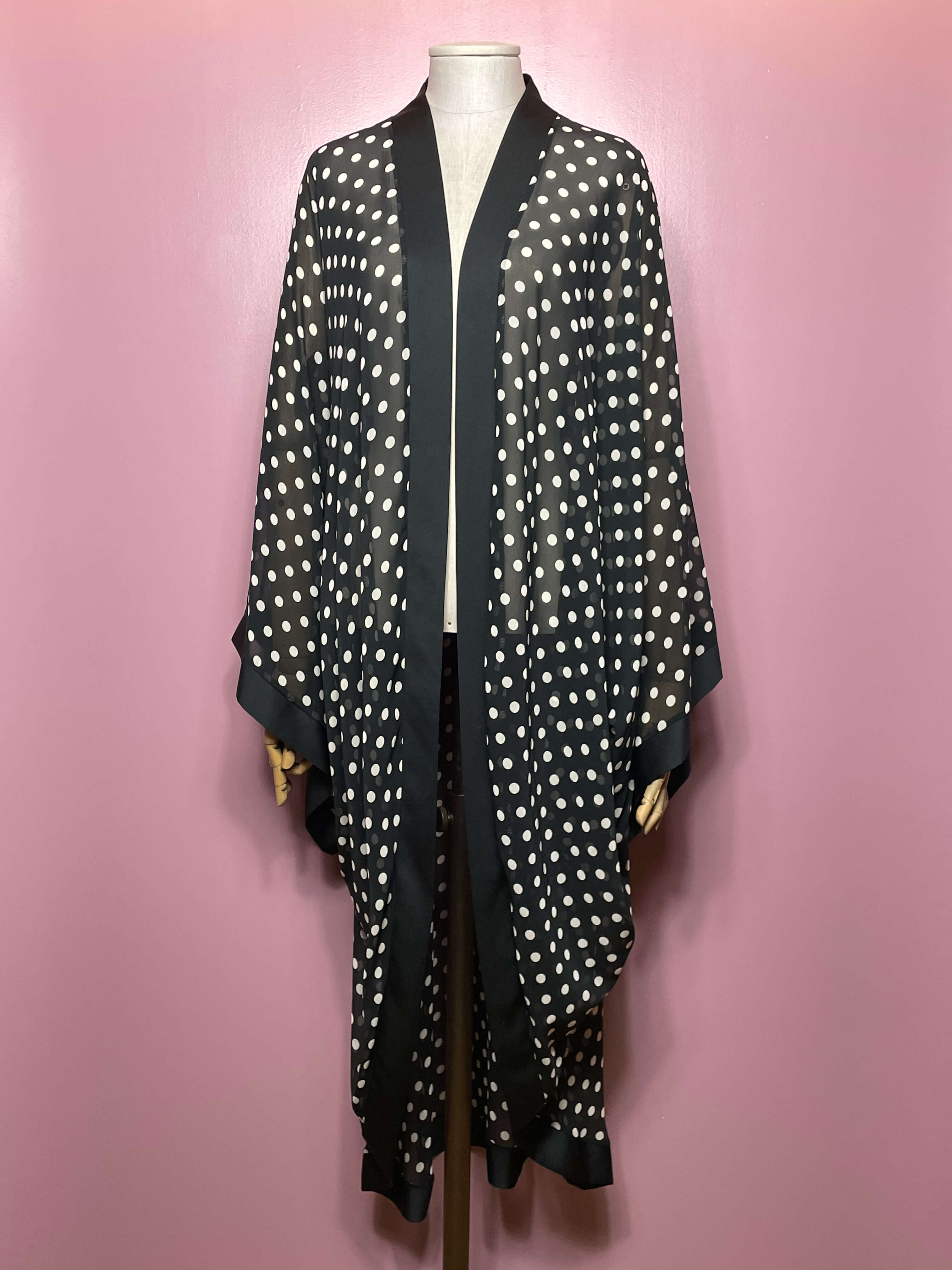 Kimono Svart Vit Små Prickar