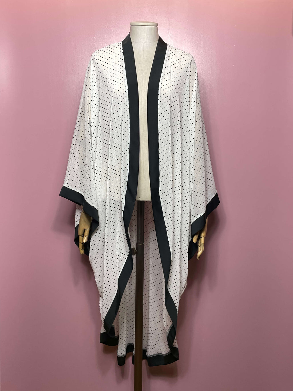 Kimono Vit Svart Små Prickar