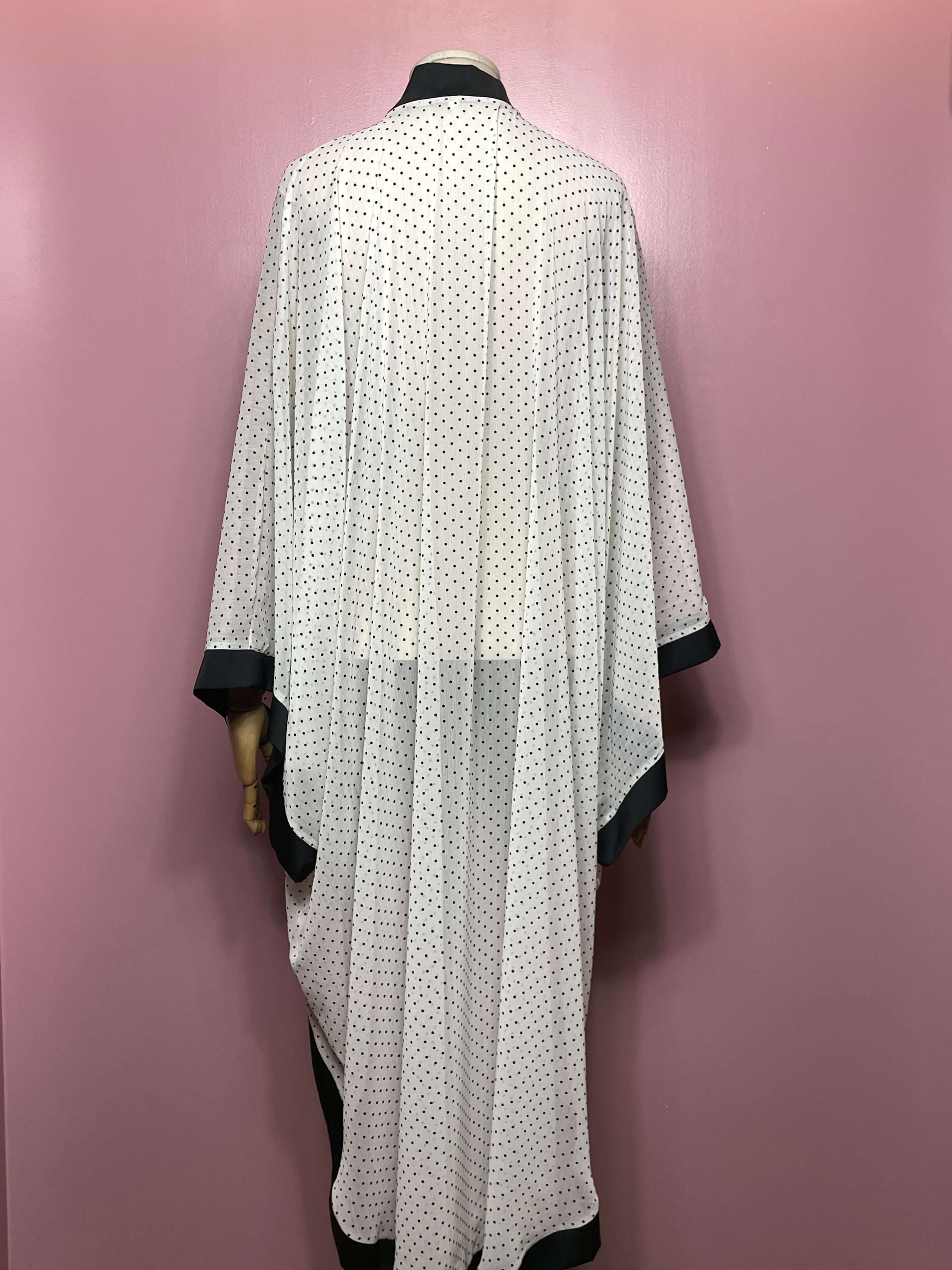 Kimono Vit Svart Små Prickar