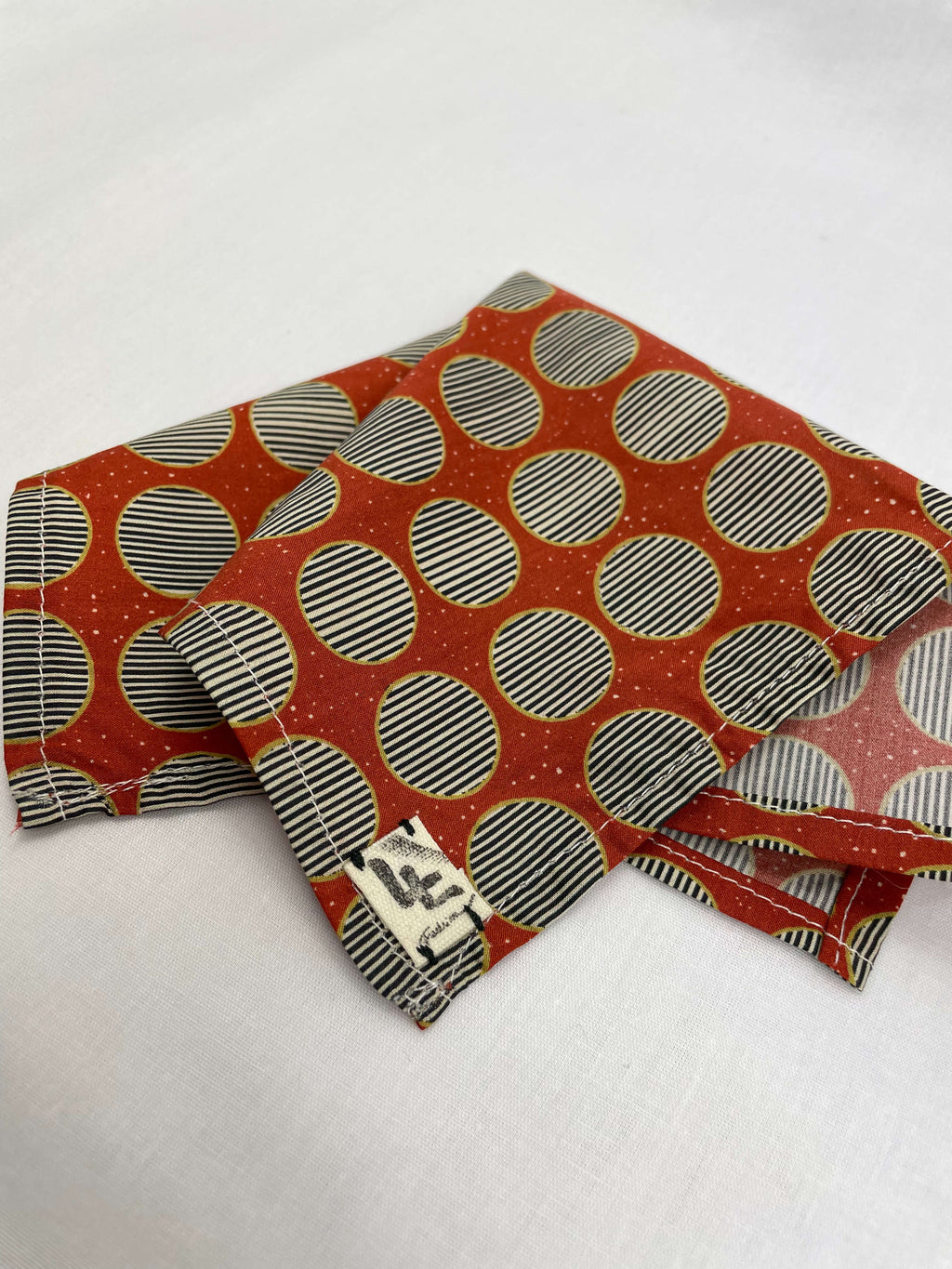 Näsduk Brun Cirklar