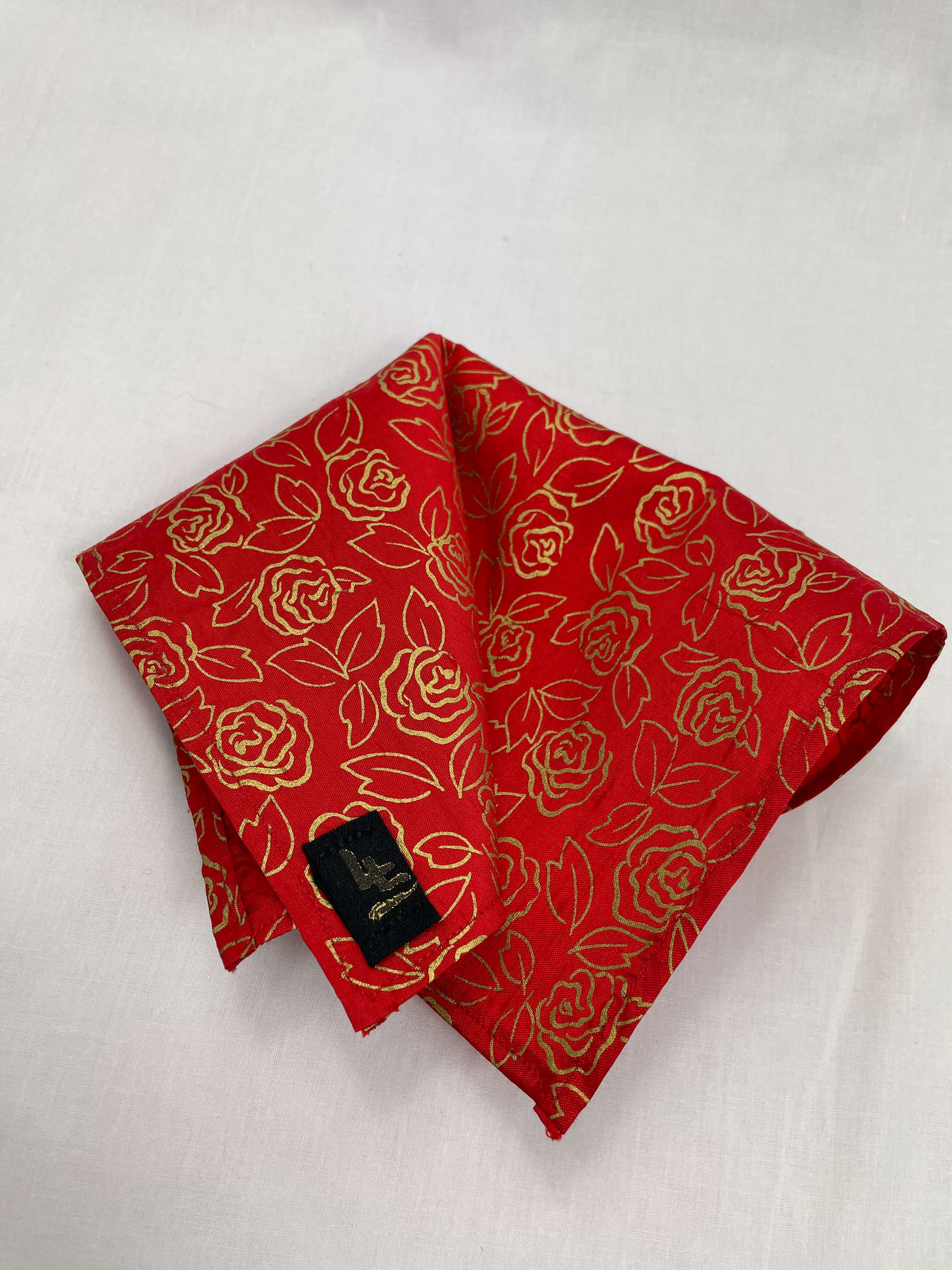 Näsduk Röd Thaisiden