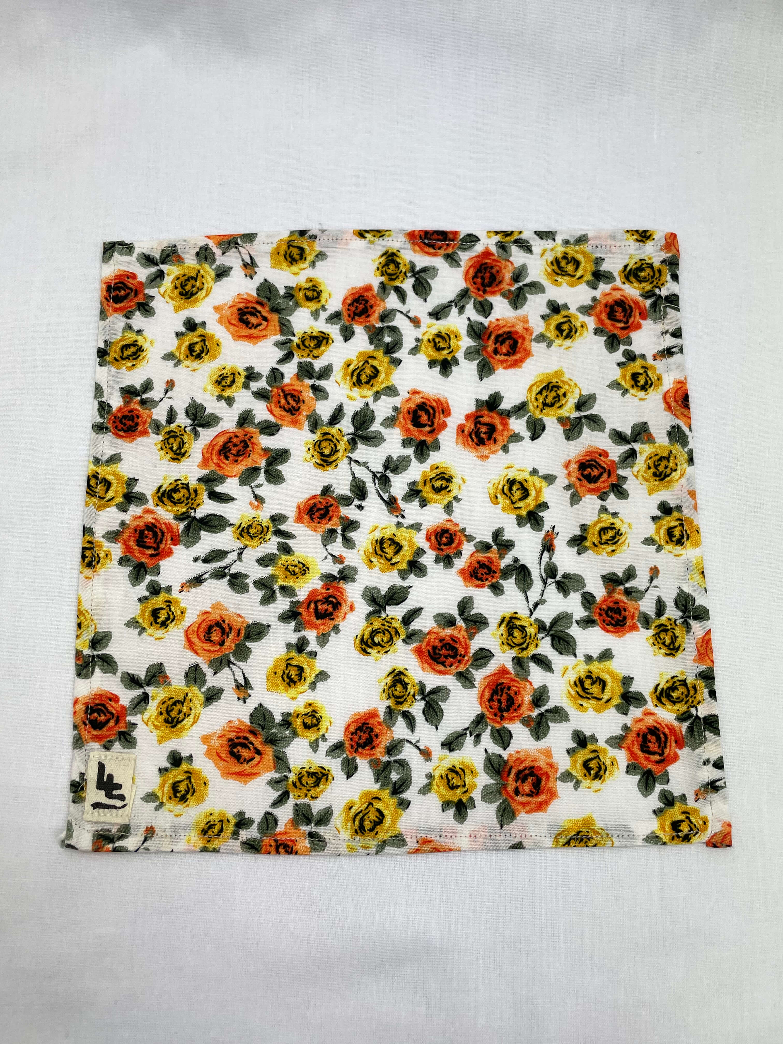 Näsduk Vit Gul Orange Blommor